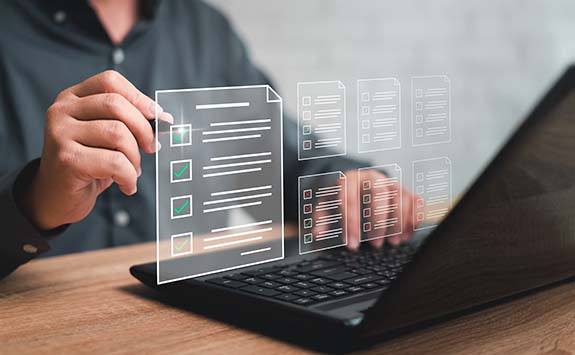 Electronic smart checklist and document management on virtual screens